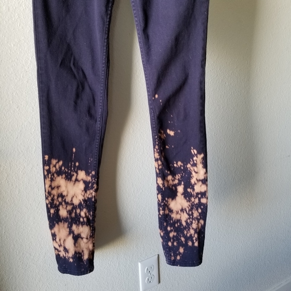 Forever 21 skinny fit navy blue pants - Picture 3 of 8